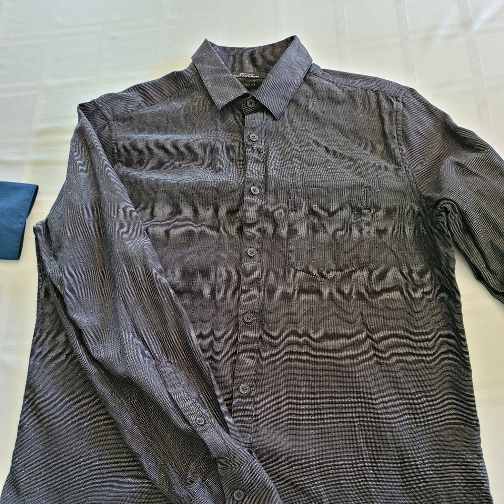 Marc Anthony Luxury long sleeve shirt. Slim fit. medium